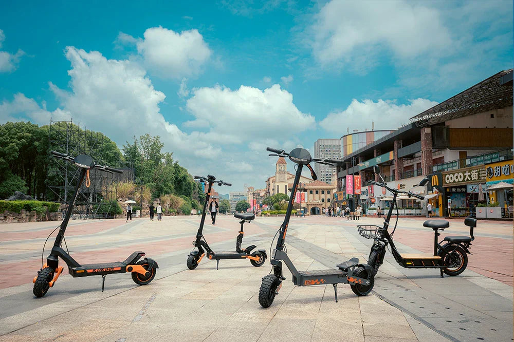 Lass die Fahrt los: Die 4 besten KuKirin E-Scooter für deine Halloween-Abenteuer!